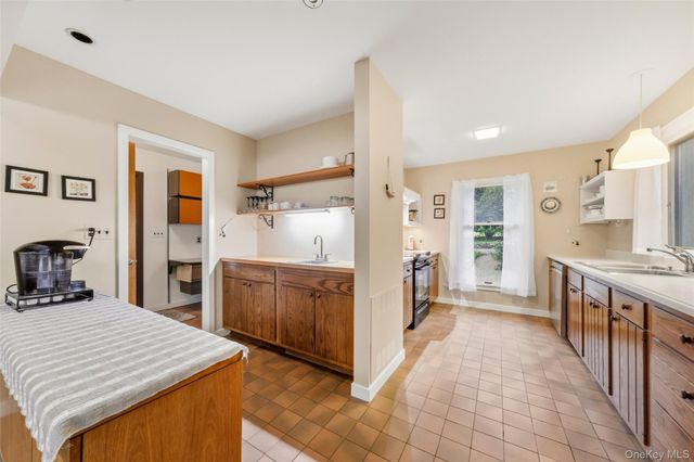 176 Route 118, Yorktown Heights, NY 10598
