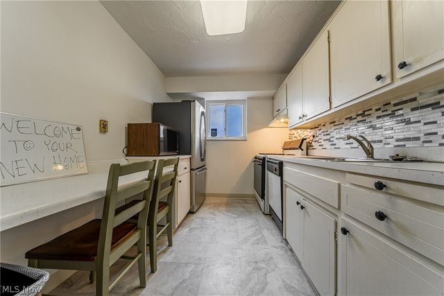 12029 Clifton Boulevard 505, Lakewood, OH 44107