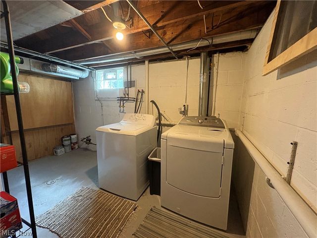 246 Hilliard Road, Elyria, OH 44035