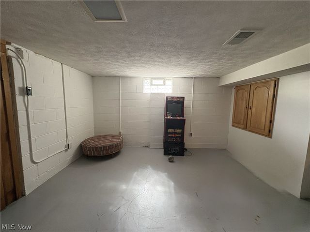 246 Hilliard Road, Elyria, OH 44035