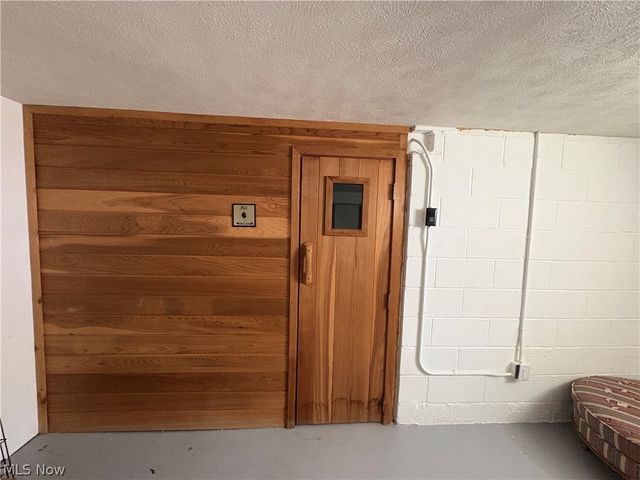 246 Hilliard Road, Elyria, OH 44035