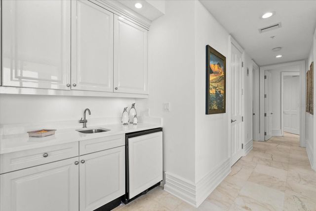 1300 BENJAMIN FRANKLIN DRIVE 501, Sarasota, FL 34236