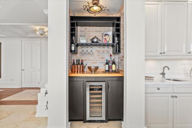 1300 BENJAMIN FRANKLIN DRIVE 501, Sarasota, FL 34236