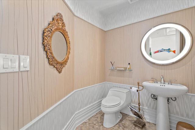 1300 BENJAMIN FRANKLIN DRIVE 501, Sarasota, FL 34236