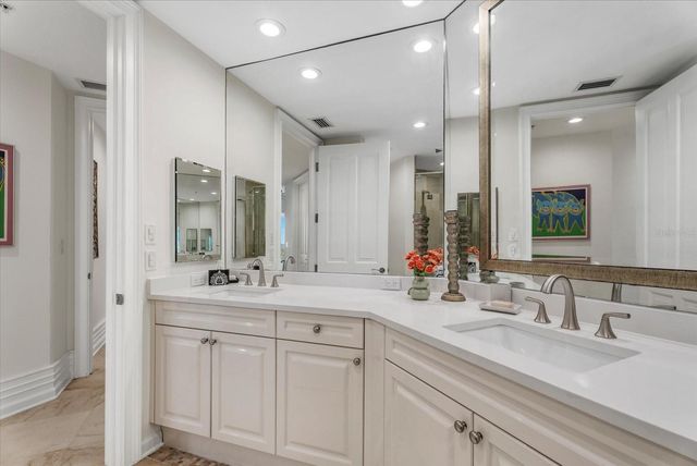 1300 BENJAMIN FRANKLIN DRIVE 501, Sarasota, FL 34236