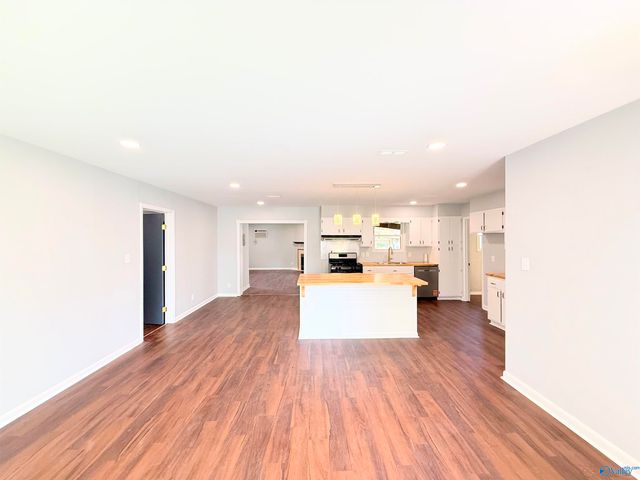 3706 S Westdale Court SW, Huntsville, AL 35805