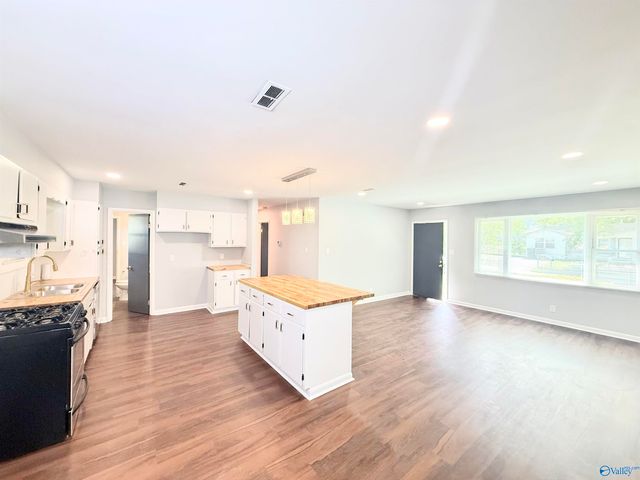 3706 S Westdale Court SW, Huntsville, AL 35805
