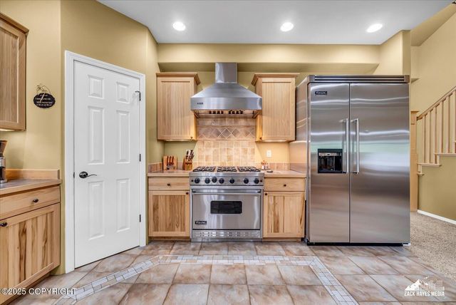 19823 N Mitkof Loop, Eagle River, AK 99577