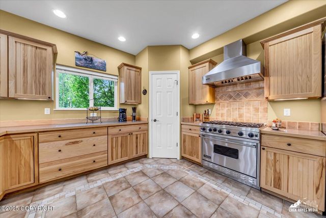19823 N Mitkof Loop, Eagle River, AK 99577
