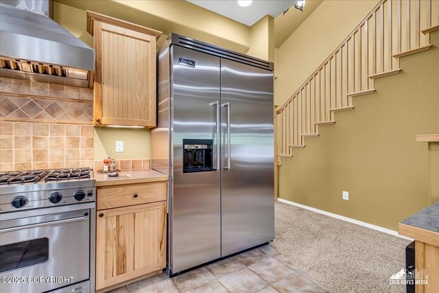 19823 N Mitkof Loop, Eagle River, AK 99577