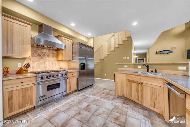 19823 N Mitkof Loop, Eagle River, AK 99577