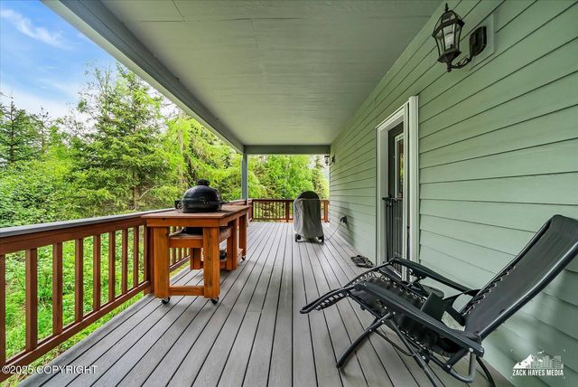 19823 N Mitkof Loop, Eagle River, AK 99577