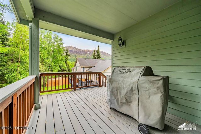19823 N Mitkof Loop, Eagle River, AK 99577