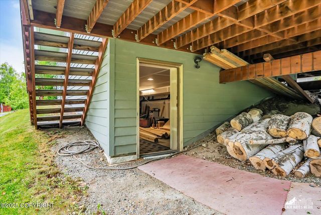 19823 N Mitkof Loop, Eagle River, AK 99577