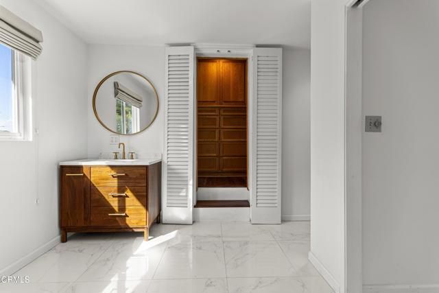 3826 Dixie Canyon Avenue, Sherman Oaks, CA 91423