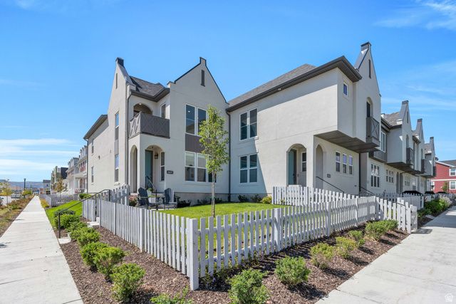 11607 S DORIAN DR, South Jordan, UT 84009