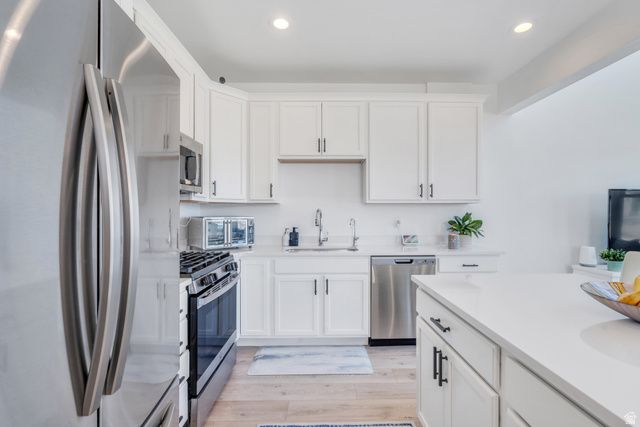 11607 S DORIAN DR, South Jordan, UT 84009