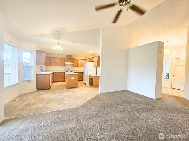 2727 180th Street E, Tacoma, WA 98445