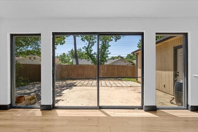 11238 Webb Chapel Court, Dallas, TX 75229