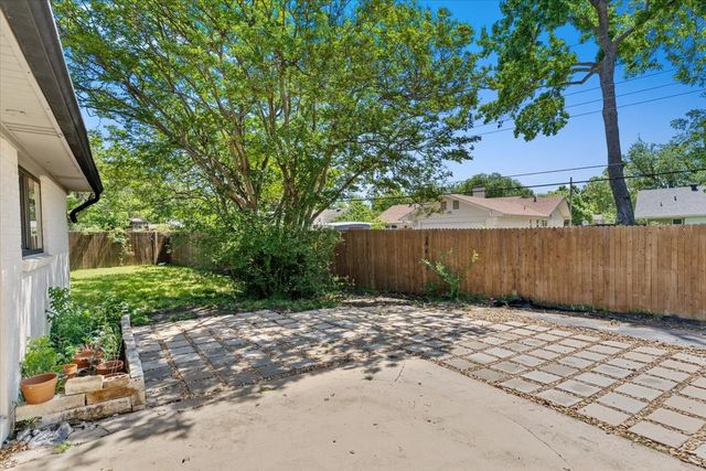 11238 Webb Chapel Court, Dallas, TX 75229