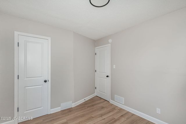 1009 INDIANA AVENUE, Jefferson City, MO 65109