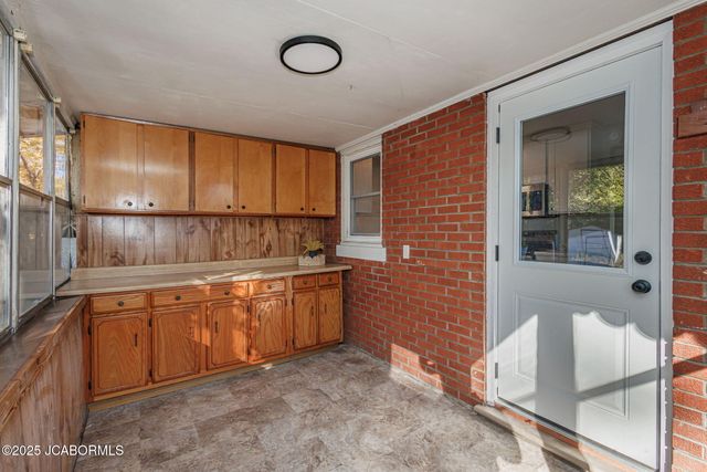 1009 INDIANA AVENUE, Jefferson City, MO 65109