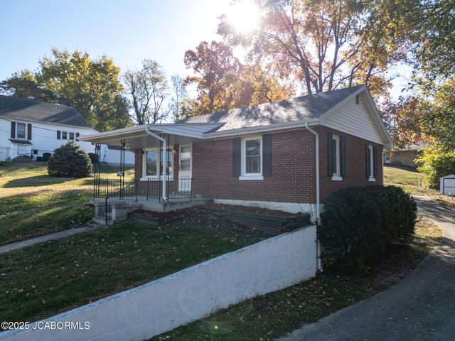 1009 INDIANA AVENUE, Jefferson City, MO 65109