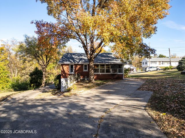 1009 INDIANA AVENUE, Jefferson City, MO 65109