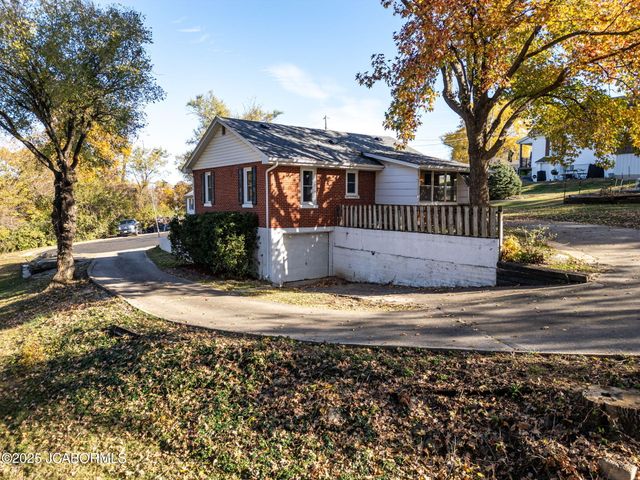 1009 INDIANA AVENUE, Jefferson City, MO 65109