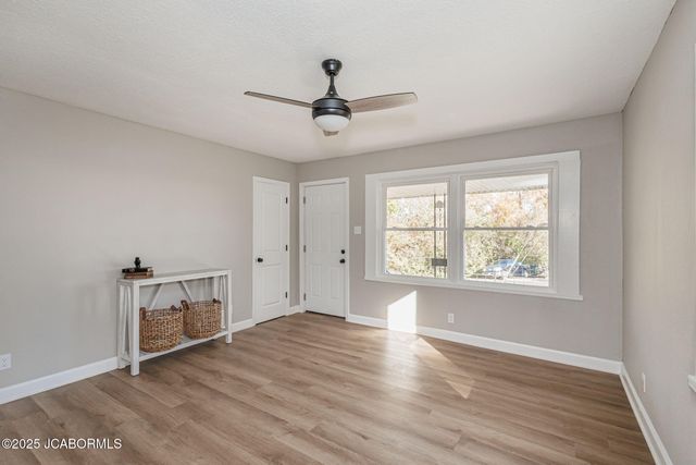 1009 INDIANA AVENUE, Jefferson City, MO 65109