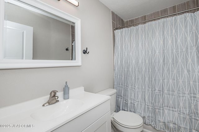 1009 INDIANA AVENUE, Jefferson City, MO 65109