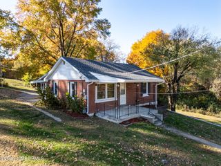 1009 INDIANA AVENUE, Jefferson City, MO 65109