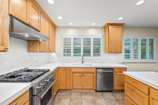 2219 Candlewood Pl, Riverbank, CA 95367