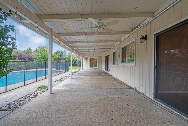 2219 Candlewood Pl, Riverbank, CA 95367