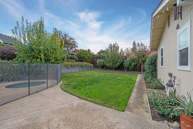 2219 Candlewood Pl, Riverbank, CA 95367