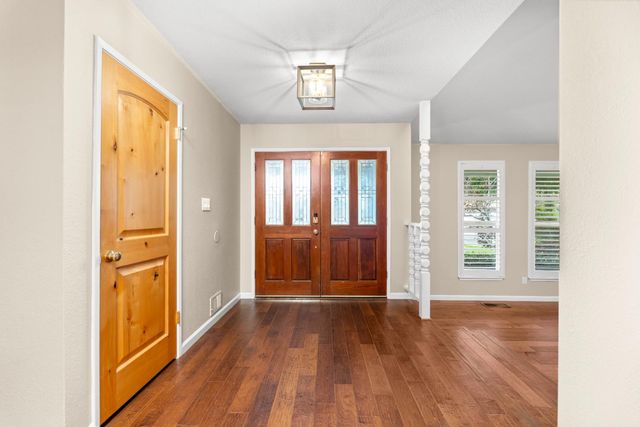 2219 Candlewood Pl, Riverbank, CA 95367