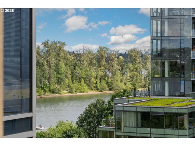 836 S CURRY St 706, Portland, OR 97239