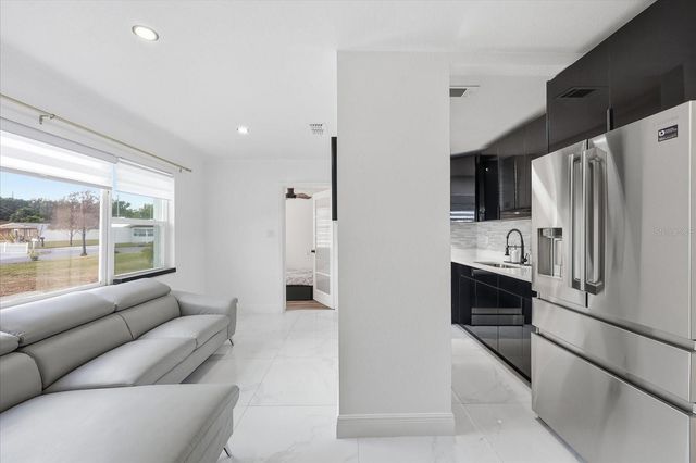 2521 W MINNEHAHA STREET, Tampa, FL 33614