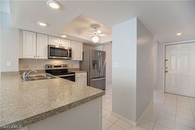 290 Naples Cove DR 2204, Naples, FL 34110