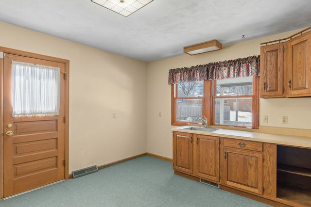 2850 Volquardsen Avenue, Davenport, IA 52804