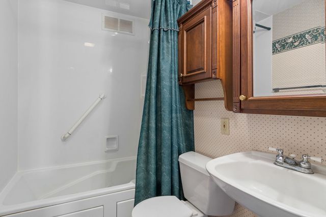 2850 Volquardsen Avenue, Davenport, IA 52804