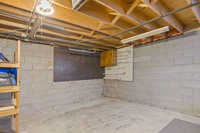 2850 Volquardsen Avenue, Davenport, IA 52804