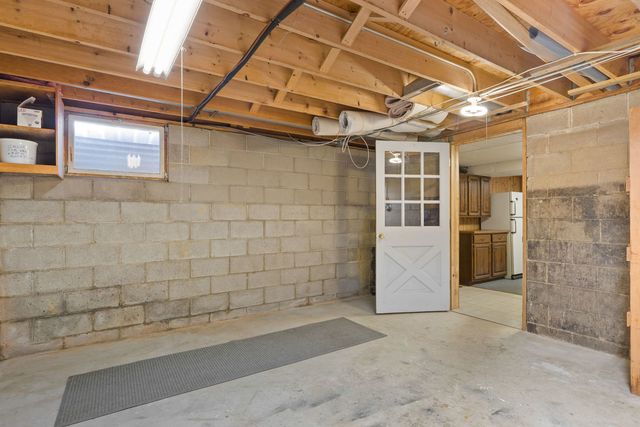 2850 Volquardsen Avenue, Davenport, IA 52804