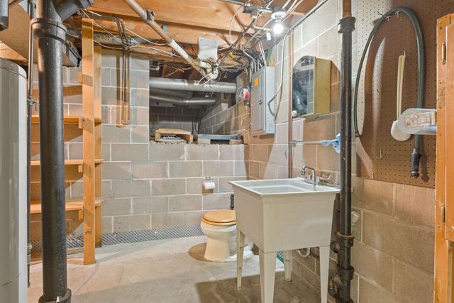 2850 Volquardsen Avenue, Davenport, IA 52804