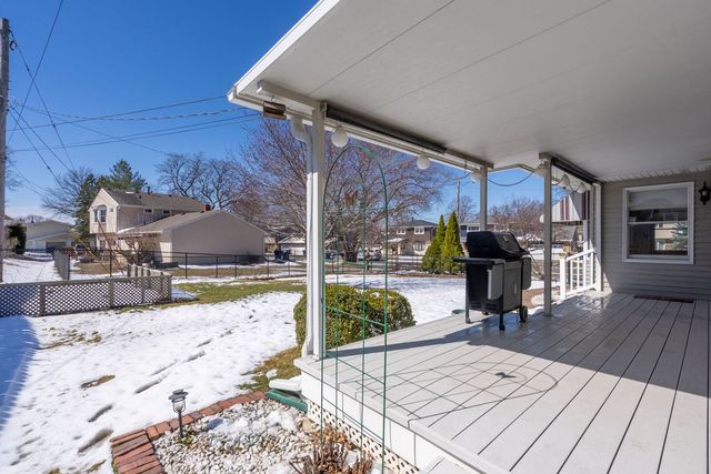 2850 Volquardsen Avenue, Davenport, IA 52804