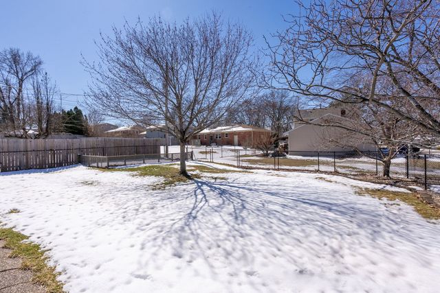 2850 Volquardsen Avenue, Davenport, IA 52804