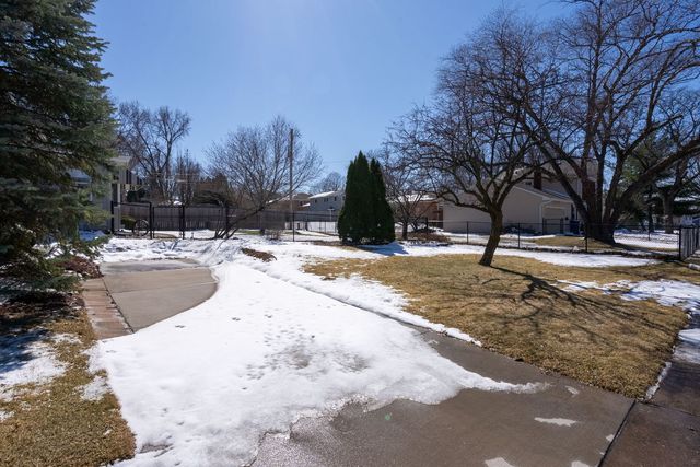 2850 Volquardsen Avenue, Davenport, IA 52804