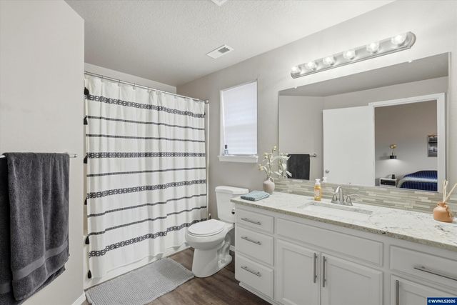 3422 NE Harvest Dr Dr, Mcminnville, OR 97128