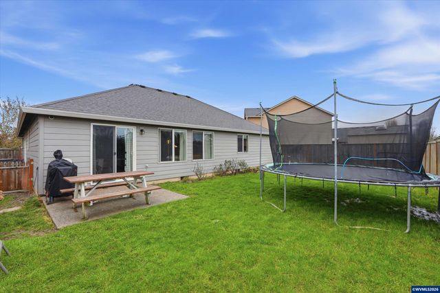 3422 NE Harvest Dr Dr, Mcminnville, OR 97128