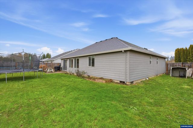 3422 NE Harvest Dr Dr, Mcminnville, OR 97128